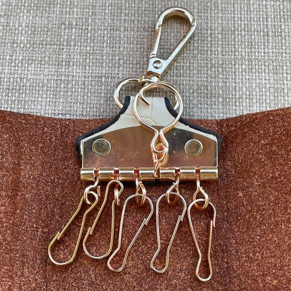 Key chain Bag Cream Faux Leather Vegan 6 Key Holder Key Chian Bag detach to belt - Picture 9 of 12